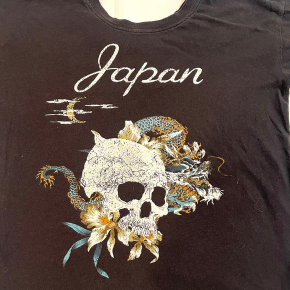 Truly Madly Deeply Black Japan Graphic T-shirt (XS) - Picture 3 of 4